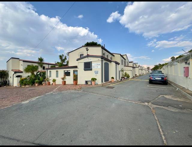 2 BEDROOM DUPLEX FOR SALE IN LYNDHURST